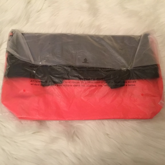 PINK Victoria's Secret Neon Red Mesh Tote - New - Picture 3 of 3